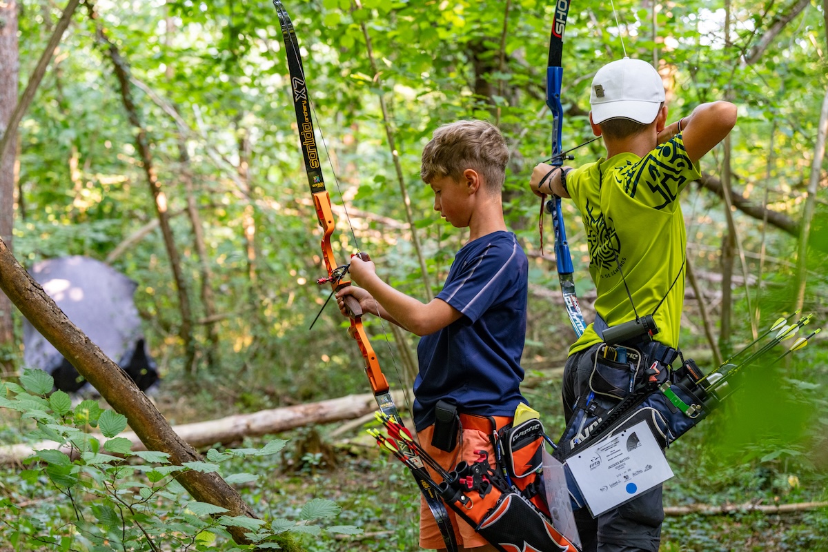 Jeunes en tir de parcours 3D
