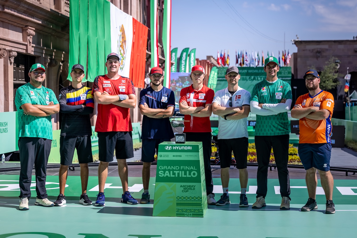 Les 8 finalistes  arc à poulies hommes 
