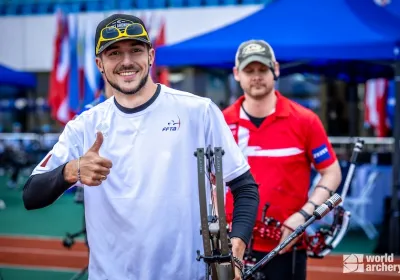 Nicolas Girard célèbre le record de France