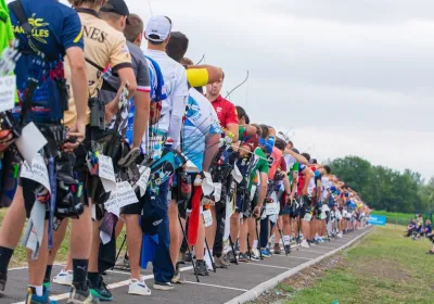 Ligne de tir archers alignés