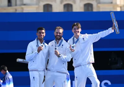Vice champions olympiques de tir à l'arc Invalides Paris 2024