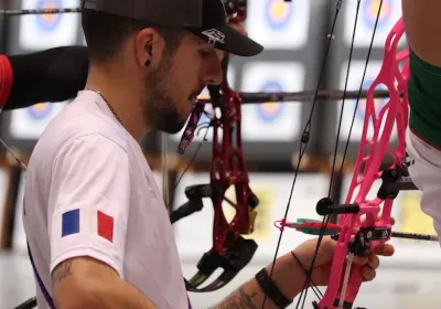 Nicolas Girard leader en arc à poulies