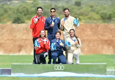 Equipe mixte en or