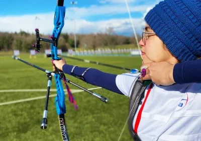 Première journée de qualification de la Veronica’s Cup en arc classique, bon départ pour les Bleus