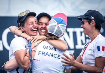 Gaubil et l’équipe femmes sur le podium